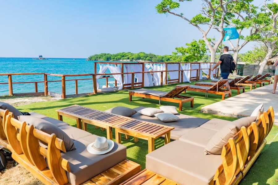 Cartagena: Rosario Islands Daypass Ibbiza Island Beach Club - The Aquarium Transfer and Its Limits