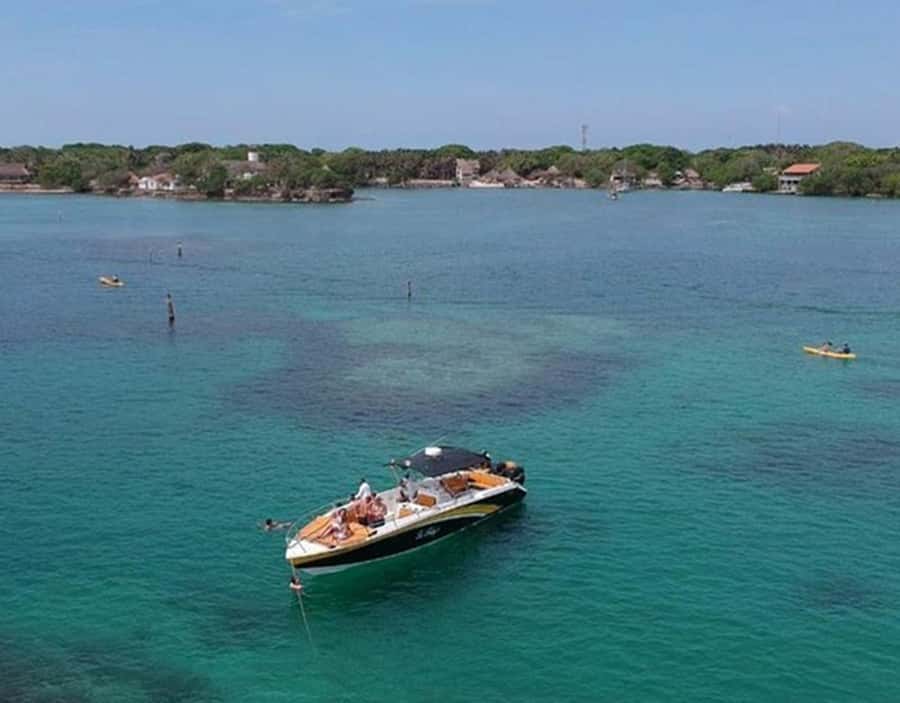 Cartagena: Rosario Islands Private Boat Tour - Cholón Offers a Short, Lively Break