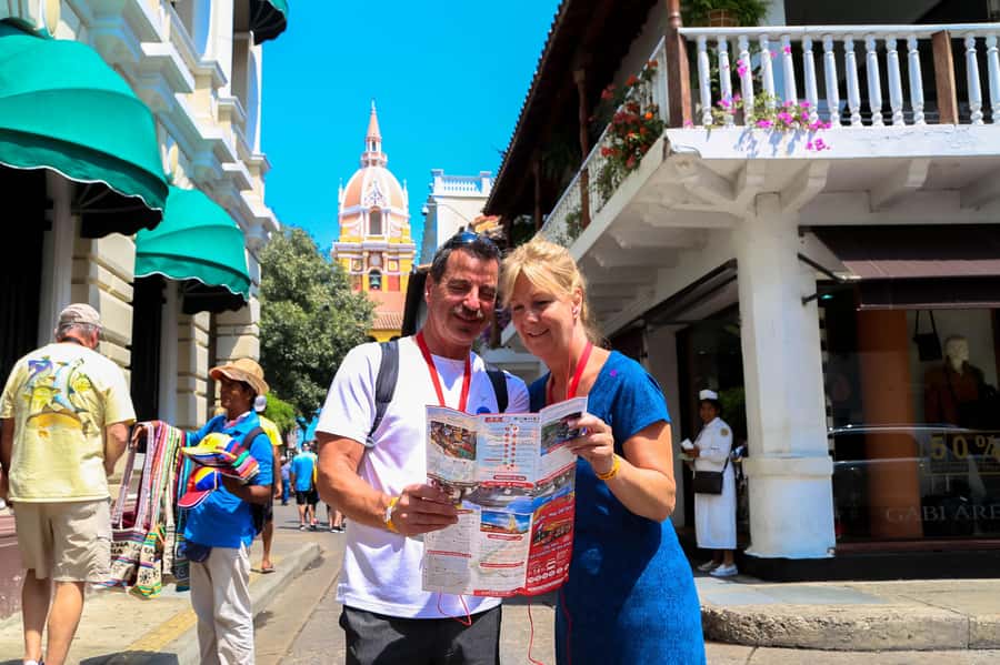 Cartagena: Shared Walking Tour of the Colonial Old Town - What the old protective walls reveal