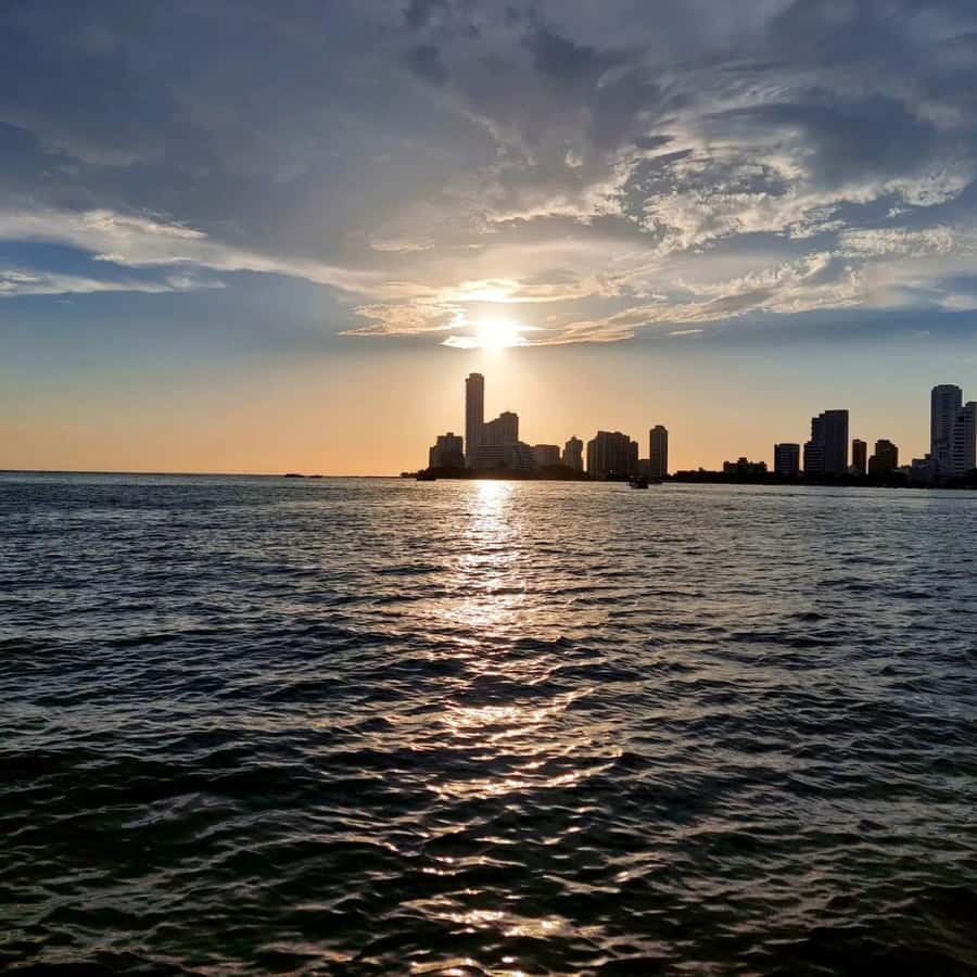 Cartagena: Sunset baytour with Dj, drinks and disco - Why Cartagena Bay is the right place for this party