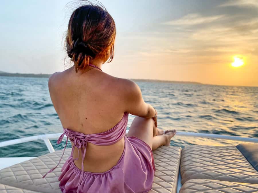 Cartagena: Sunset baytour with Dj, drinks and disco - The speedboat ride through the bay