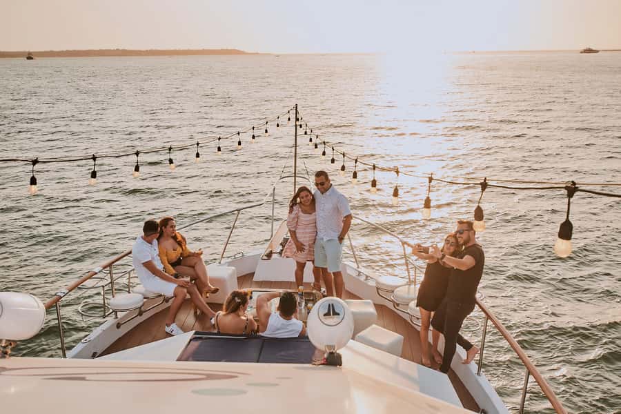 Cartagena: Sunset Cruise with Open Bar - Setting out from La Bodeguita Pier at 5:00 PM