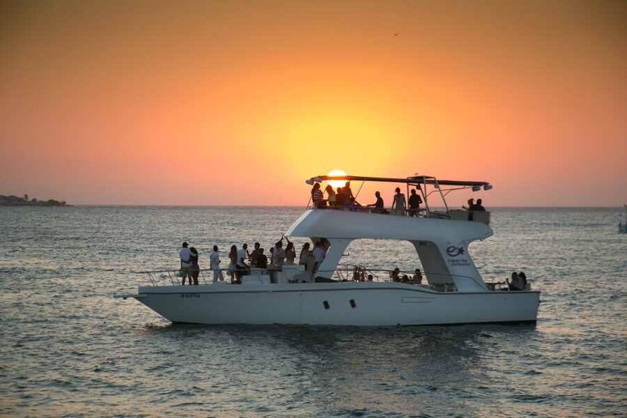 Cartagena: Sunset Cruise with Open Bar - The return route through Cartagena’s inner bay