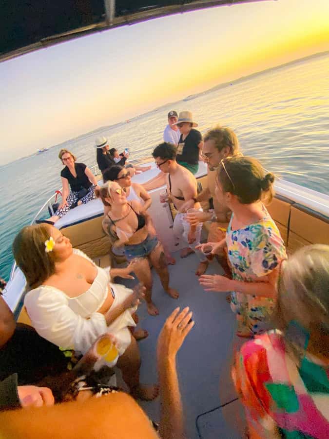 Cartagena: Sunset in boat in the bay with music and liquor - What the 45-minute water segment means