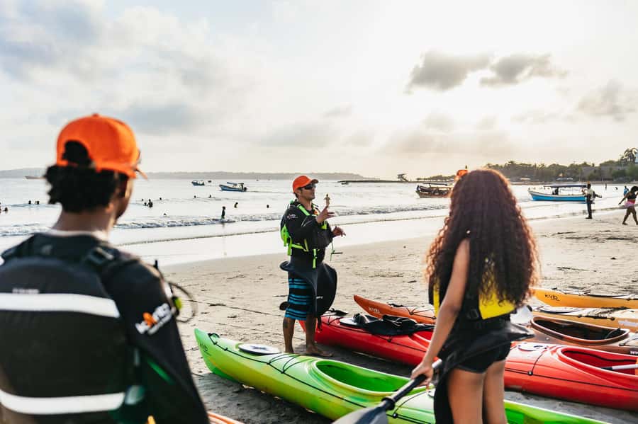 Cartagena: Sunset Sea Kayaking Tour - Why Cartagena Bay is best seen from a kayak