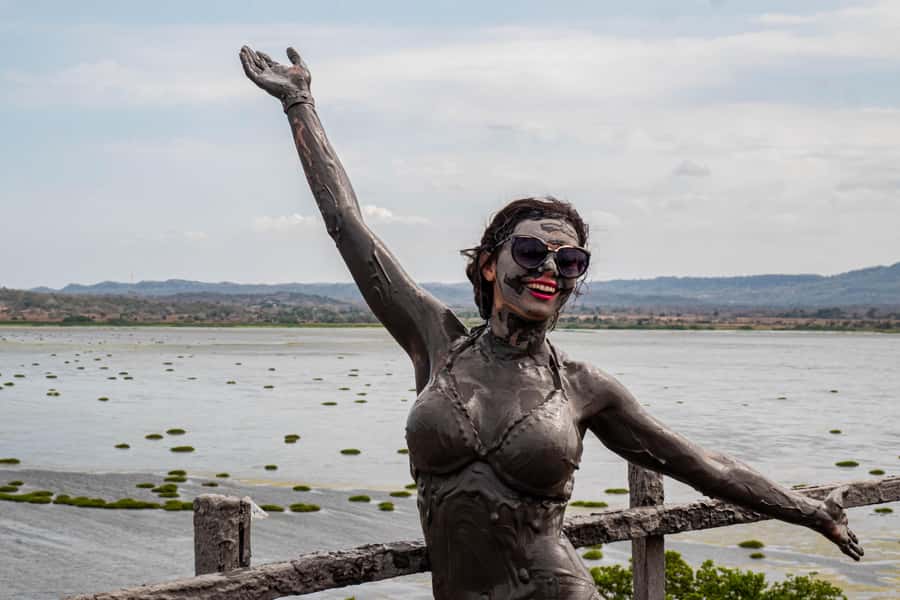 Cartagena: Totumo Mud Volcano Experience - Meeting near the Pegasos monument