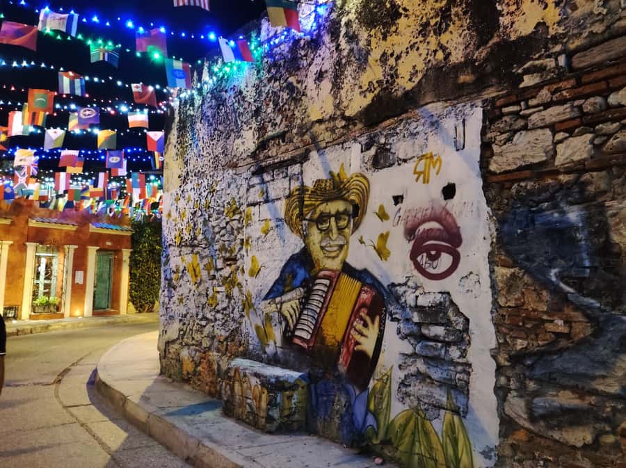 Cartagena: Walled City and Getsemani Shared Walking Tour - Crossing into Getsemani