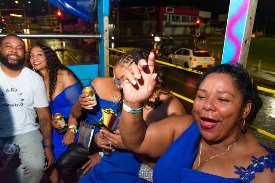 Chiva Party Cartagena: a unique experience in the city, joy and dance. - Seven pickup points make planning easier