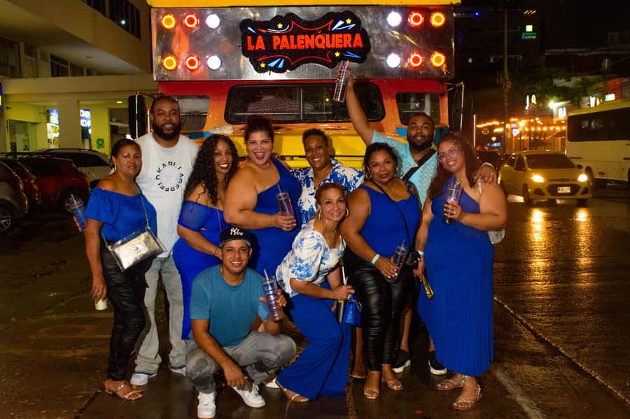 Chiva Party Cartagena: a unique experience in the city, joy and dance. - Las Botas Viejas: a quick Cartagena photo stop