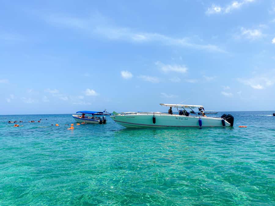 Cholon Forever Boat Party - Meeting near Cartagena’s clock tower