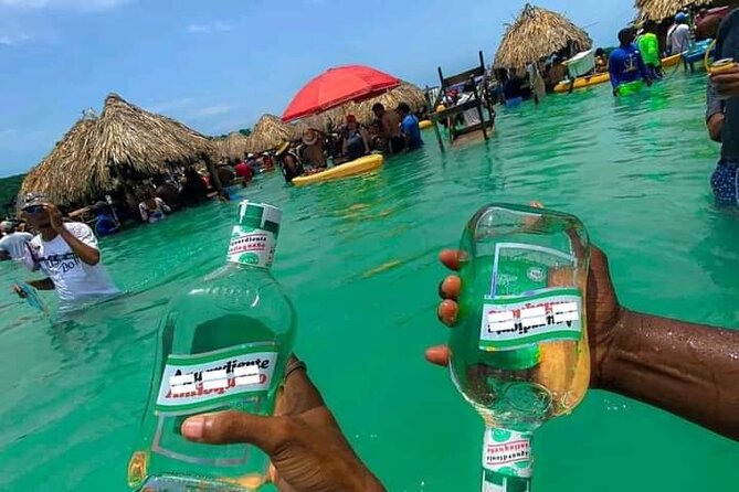 Cholon The party island, with DJ on board - What the guides add to the experience