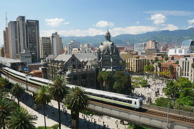 City Tour + Commune 13 Medellin - Lunch, comfort, and what to bring