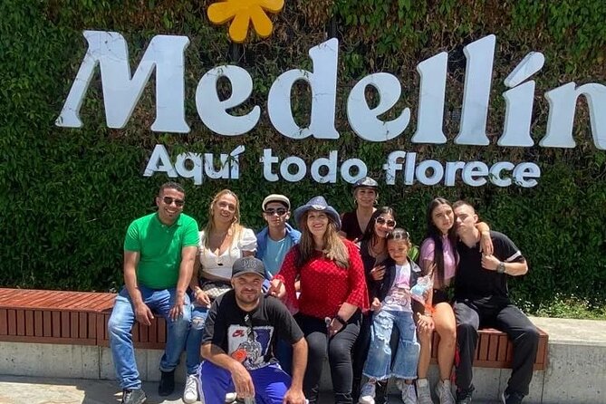 City tour, Commune 13, Metro Cable, Botero Park and more. Private - Barefoot Park and Parques del Río