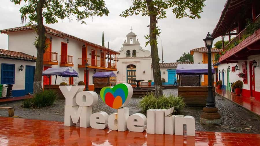 City Tour Medellin with a Chiva or a thematic van - Barefoot Park and La Alpujarra