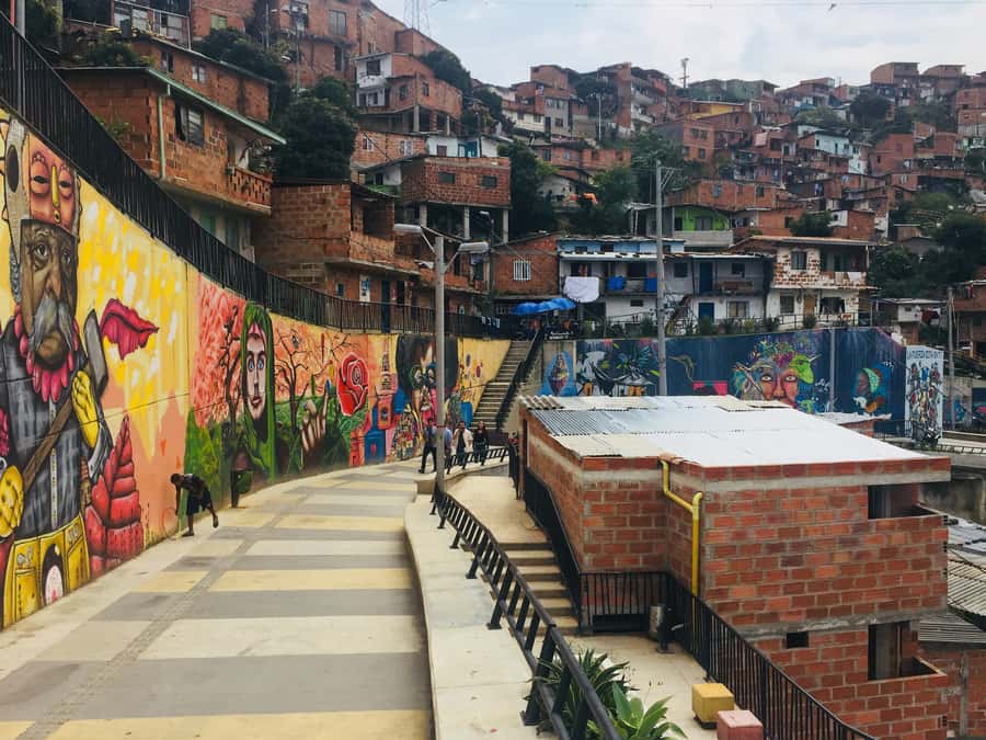 Comuna 13 and Downtown Medellín City Tour - The Metro cable car leads to Comuna 13
