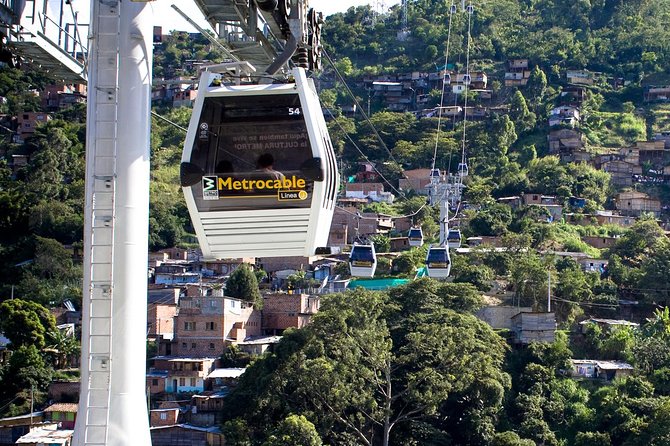 Comuna 13 & Downtown: From violence to innovation - Starting with 23 Botero sculptures at Plaza Botero