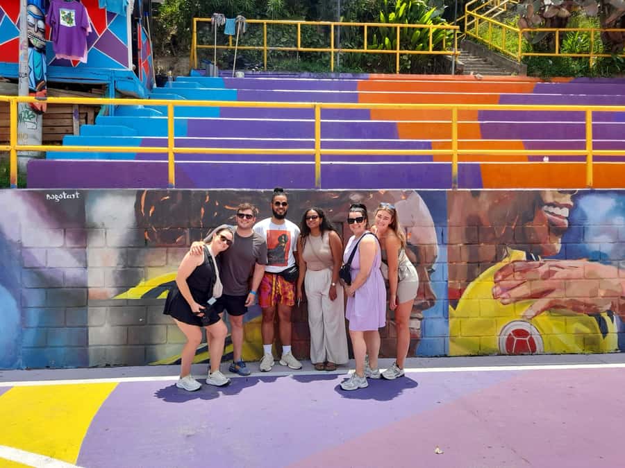 Comuna 13: Graffiti tour & Street Food/drink with telesferic - Why Comuna 13 needs more than a photo stop