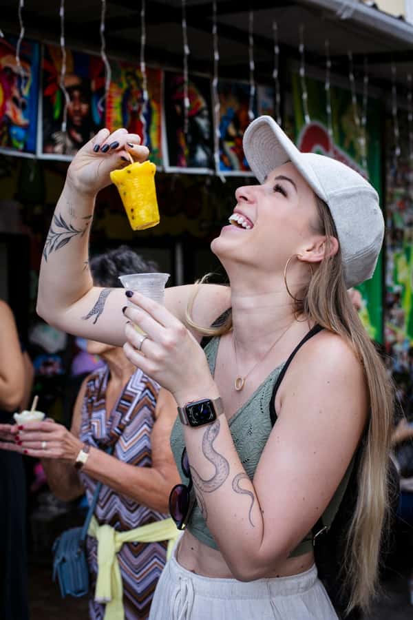 Comuna 13: Graffiti Tour with Tasting, Live Show, & Gallery - Practical advice before you go