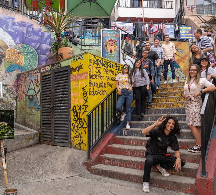 Comuna 13: Graffiti Tour with Tasting, Live Show, & Gallery - Art Gallery and Neon House