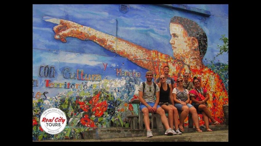 Comuna 4 - Moravia Tour - Community visits and the story behind daily services