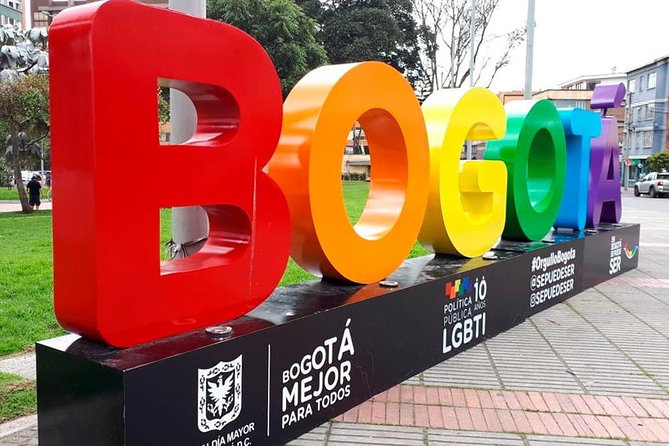 Cruise Bogota gay district - Finishing at Theatron