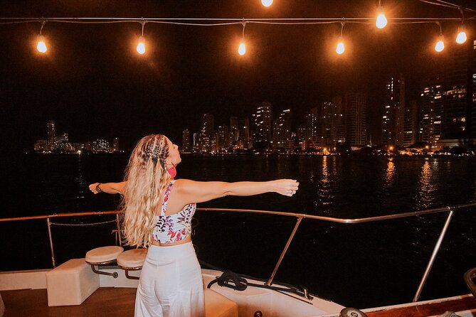 Dinner cruise on Cartagena's bay with Sibarita Master - Boarding at La Bodeguita Pier