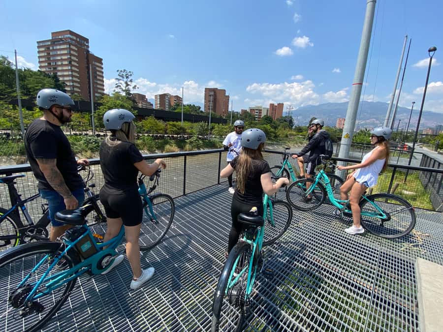 E-Bike City Tour Medellin with Local beer and Snacks - Starting at San Joaquin Church