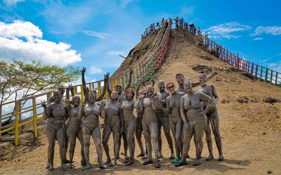 Enjoy the totumo volcano from cartagena + snack - Exfoliation, Massage, and the Lagoon Rinse