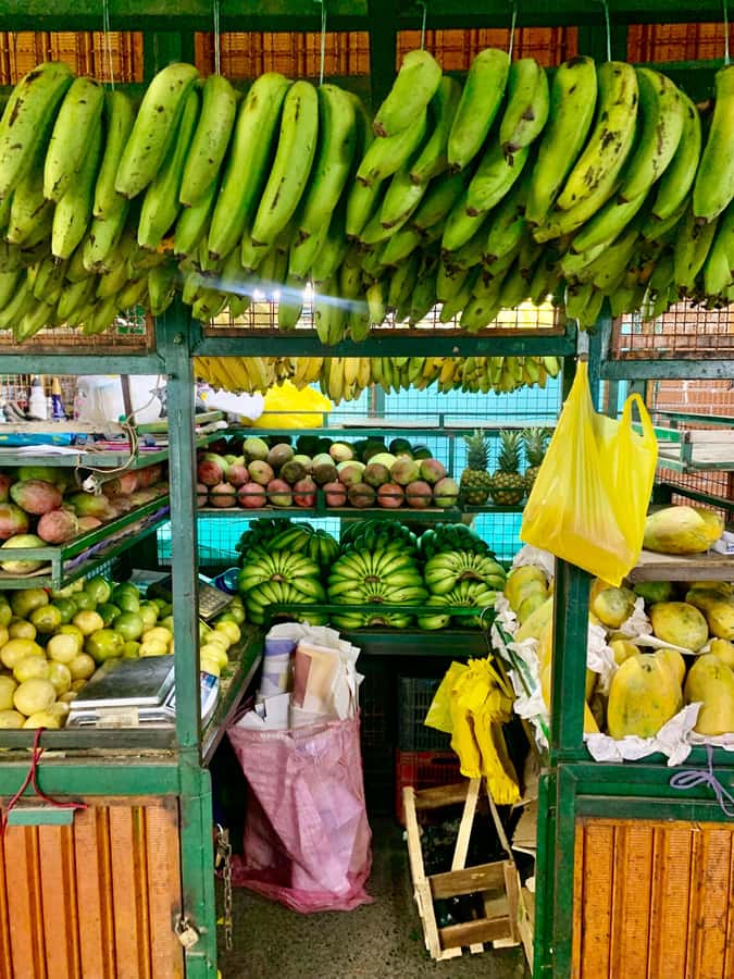 Essential Fruit Experience - Why Plaza Minorista makes the fruit tasting better