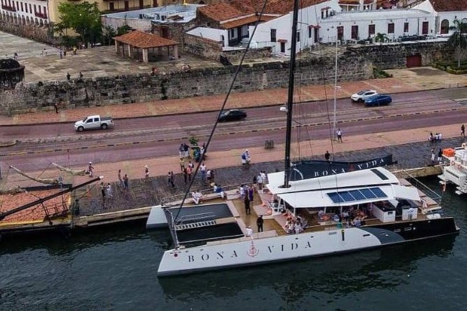 Excursion to the Rosario Islands with Lunch and Snorkeling - A calm catamaran day from Cartagena