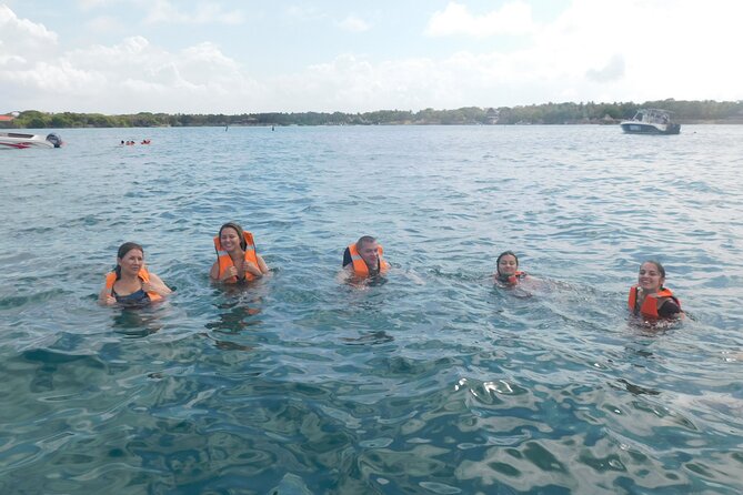 Family Day Trip - Private Boat Charter To The Rosario Islands - Barú and the beaches of Playa Blanca and Playa Tranquila