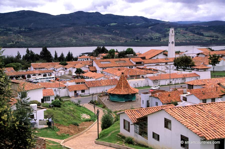 From Bogotá: Lake Guatavita and the El Dorado Legend Tour - The road north from Bogotá takes about two hours