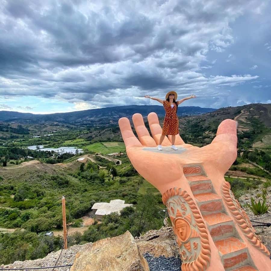 From Bogotá: Tour to Villa de Leyva, Ráquira, Casa Terracota, and Pozos Azules - How to handle the 10-hour schedule