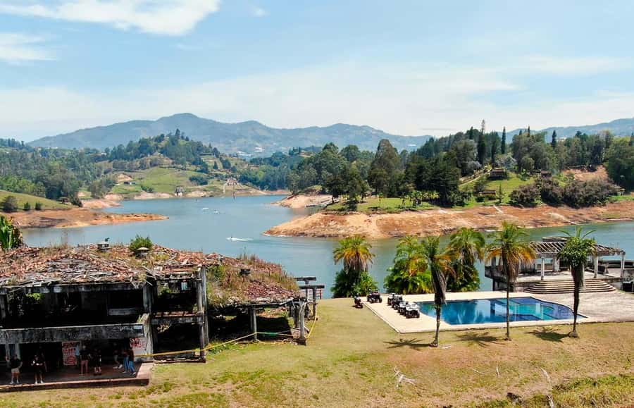 From Guatape: Pablo Escobar Mansion, Paintball & Boat Ride - Why La Manuela makes this tour different