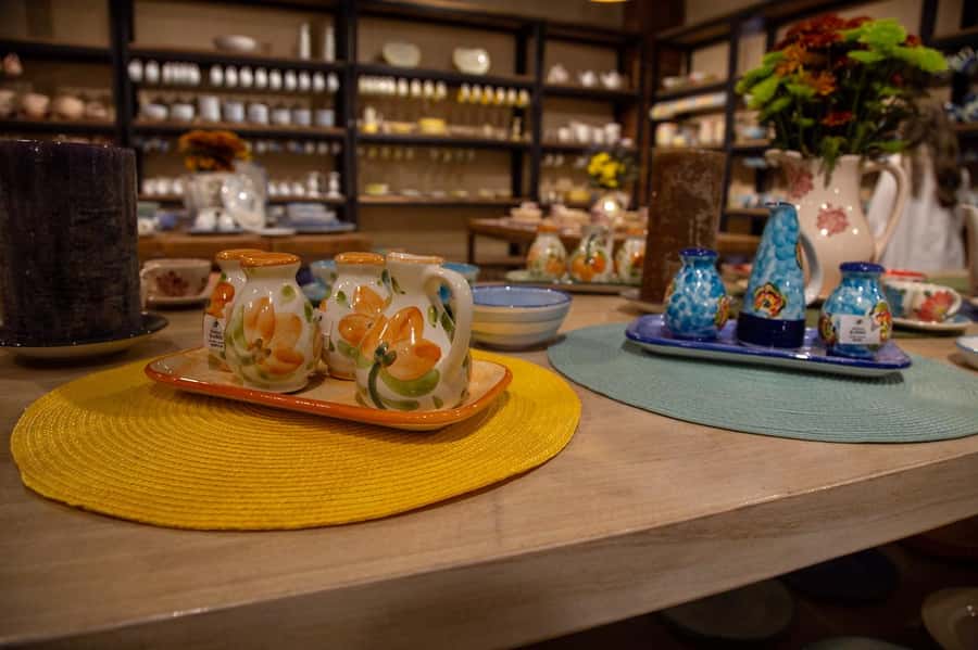 From Medellín: Full-Day Colonial Towns of Antioquia - Carmen de Viboral and its painted ceramics