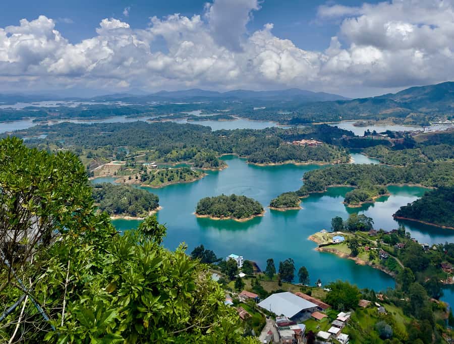 From Medellin: Guatapé Day Trip with El Peñol Rock and Lunch - Starting with breakfast on the road
