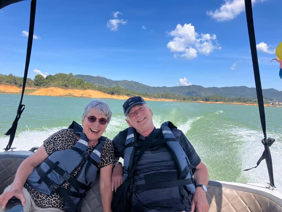 From Medellín: Guatape Private Tour, El Peñol, Boat Ride - Who should book this Guatapé tour?