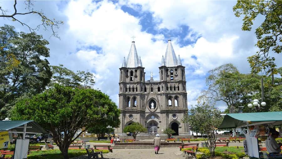 From Medellín: Jardín, Andes, and Hispania Day Trip - Free time, photographs, and the road home
