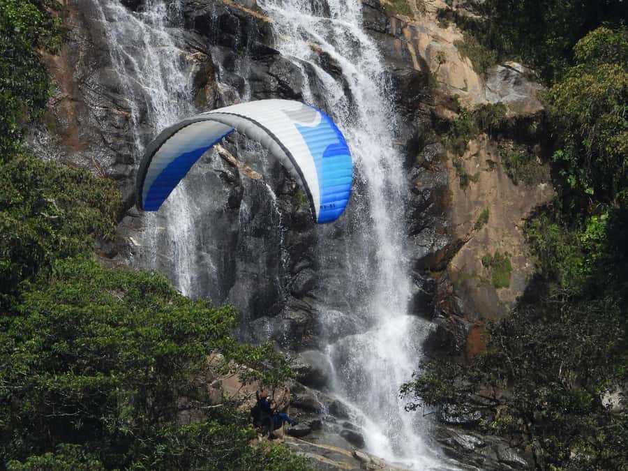From Medellín: Paragliding Flight and Guatape Tour - Key points to know before booking