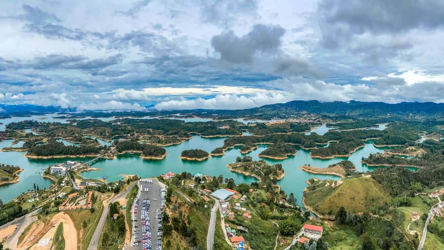 From Medellín: Paragliding Flight and Guatape Tour - Safety, comfort, and what to pack