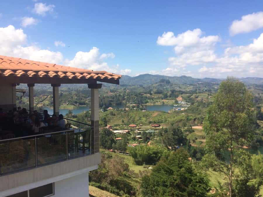 From Medellin: Private Guatape Car Tour with Coffee Tour - Guatapé’s painted streets and Zócalos