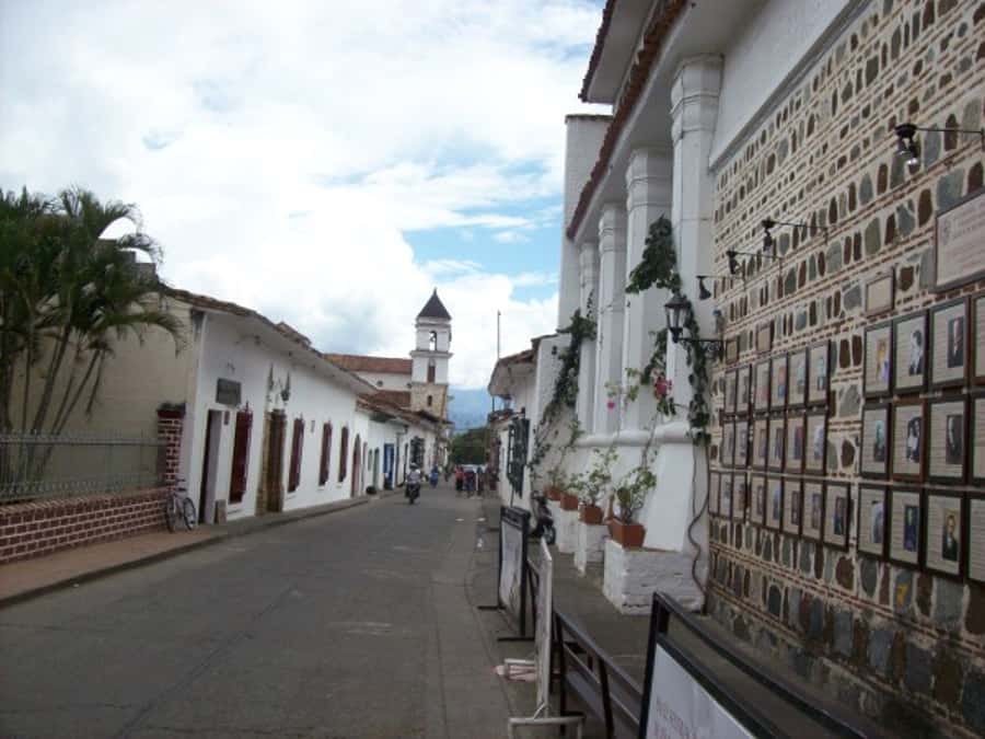 From Medellín: Private Santa Fe de Antioquia Tour - The Cauca River stop and its wide views