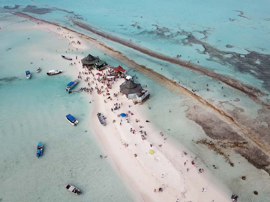 From San Andres: Cayo Acuario Tour - Finding Martinez Renta Autos on Avenida Newball