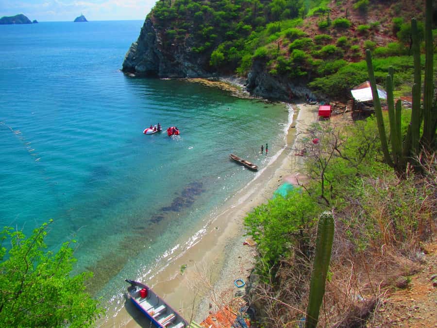 From Santa Marta: Sisiguaca Beach Hike with Snorkeling - From Parque de los Novios to fishing-village Taganga