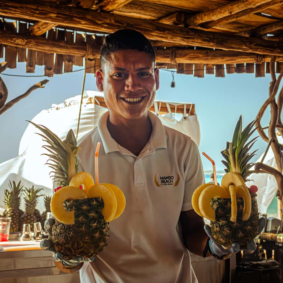 Full day at Isla baru playa blanca in Mambo Beach club - The return leaves at 2:00 pm