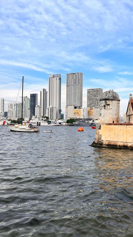 FUN BIKE RIDE WITH LUNCH AT ANTHONY BOURDAIN FAVORITE SPOT - Who should book this experience