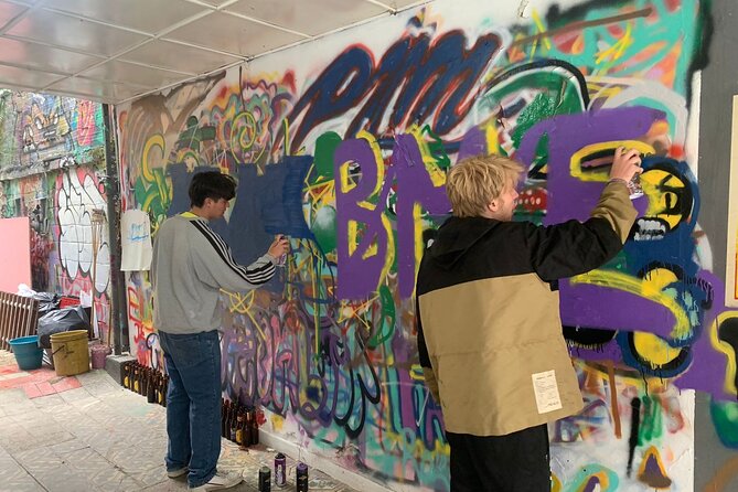 Fun Graffiti Workshop: The Art of Aerosol and Color - A Short Warm-Up for Hands and Spray Cans