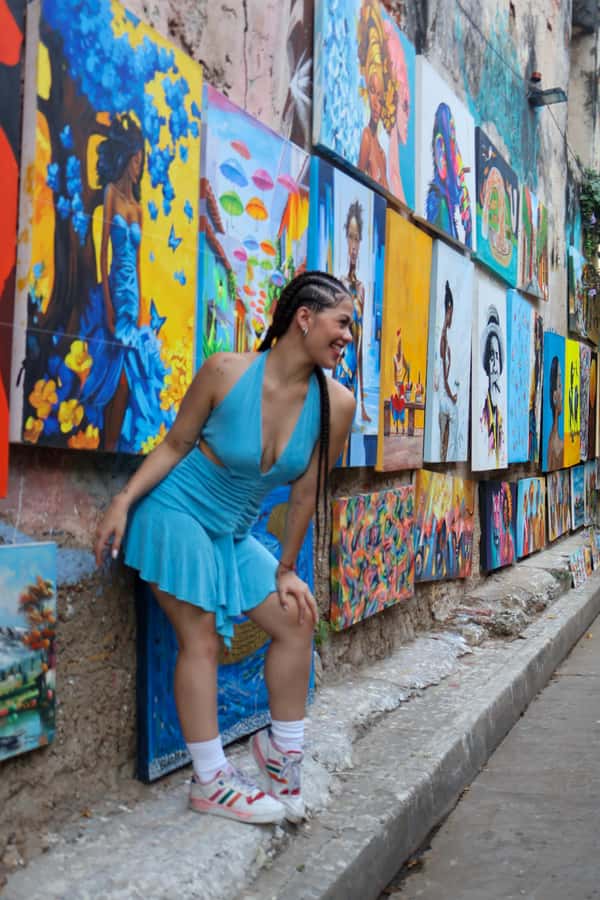 Gastronomic tour and professional photos in the old city - Final Getsemaní portraits and the walk back