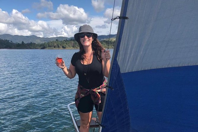 Go Sailing Guatape - Three hours on the Guatapé reservoir