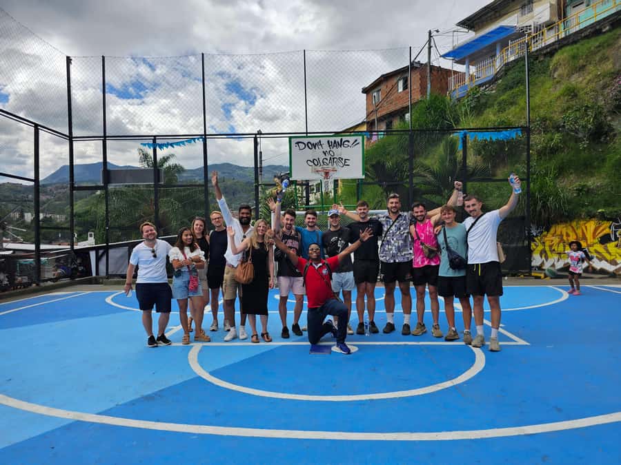 Graffiti Tour comuna 13 and cable car (made by local guides) - Key points to know before you go